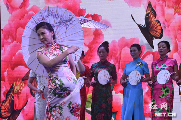 娄底麦哈顿音乐派对燃爆夏日 兰博基尼助阵现场