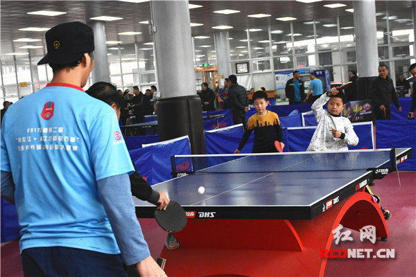 娄底举办第二届全市业余乒乓球比赛